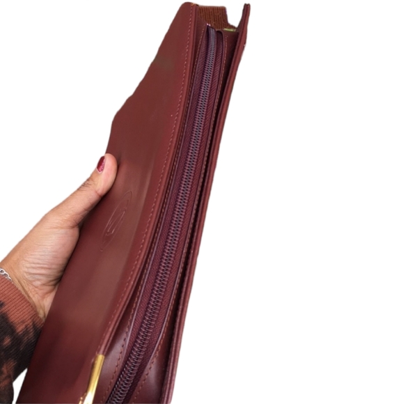💋CARTIÉR-MUST DE CARTIÉR LEATHER BORDEAUX CLUTCH - Picture 10 of 16